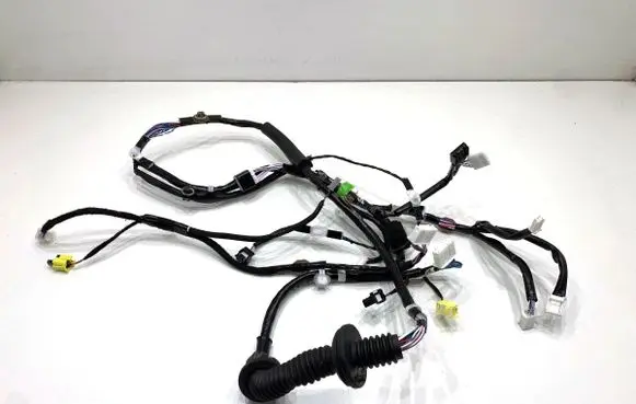 Lexus LBX Front door wiring loom 821515CB71