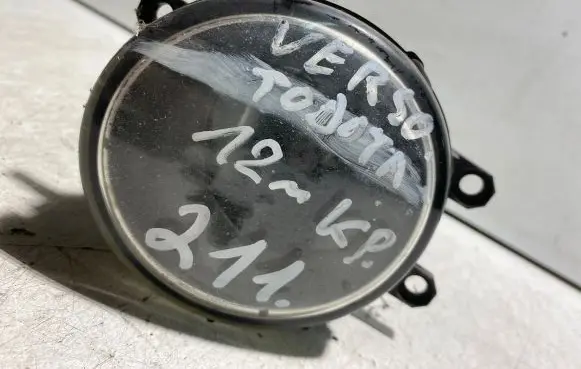 Toyota Avensis Verso Front fog light 1N027151401