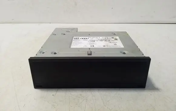 Audi A1 Radio/CD/DVD/GPS head unit 82A035021A 82A035021B