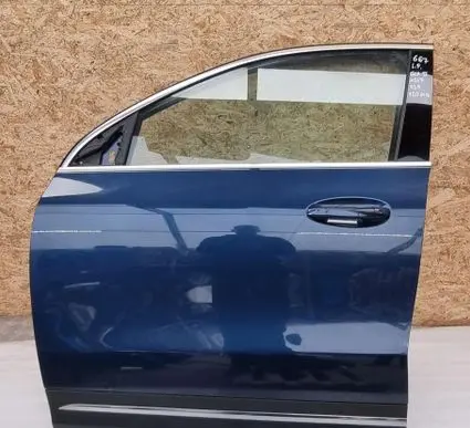 Mercedes-Benz GLA H247 Front door