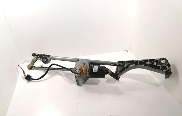 Mercedes-Benz C W203 Front wiper linkage and motor 404518 A2038200342