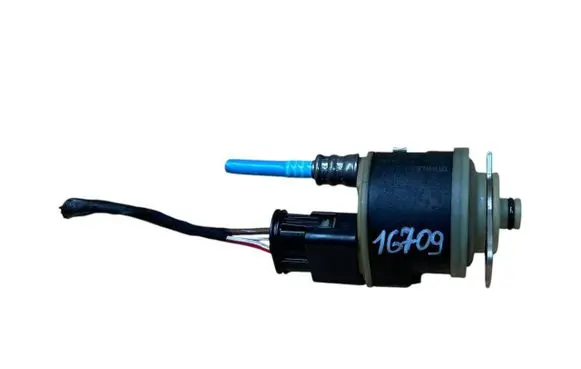 BMW 5 F10 F11 Fuel filter heater 8572519 13328572519