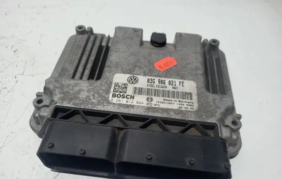Volkswagen Touran I Engine control unit/module 03G906021FE 1039S14847 0281012944