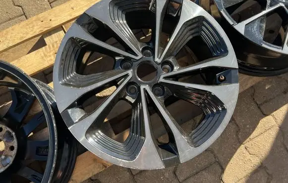 Renault Zoe R17 alloy rim 403001015R