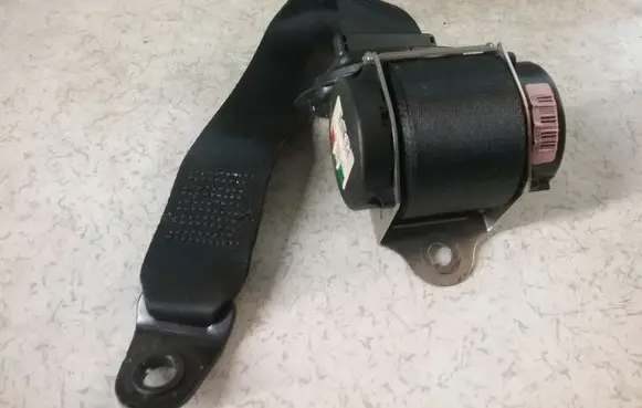 Mini One - Cooper Coupe R56 Rear seatbelt 601030000D
