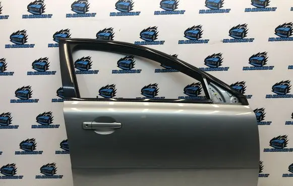 Volvo V70 Front door