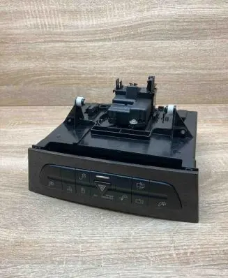 Mercedes-Benz E W211 Hazard light switch A2116800552