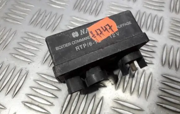Volvo S40, V40 Glow plug pre-heat relay 7700107794
