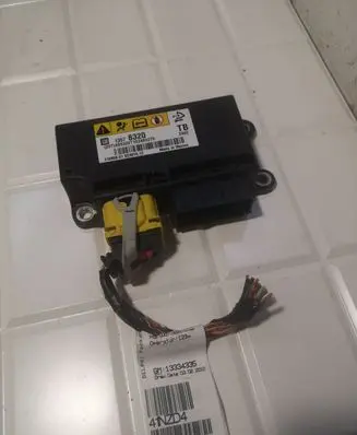 Opel Insignia A Airbag control unit/module 13578320 13334335 1357665501