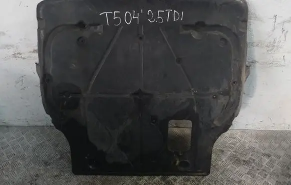 Volkswagen Multivan T5 Engine splash shield/under tray