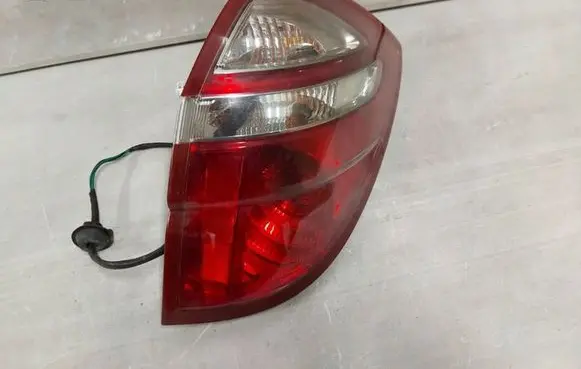 Subaru Outback Rear/tail lights 220-20952