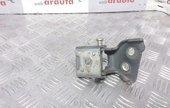 Citroen C5 Front door lower hinge 