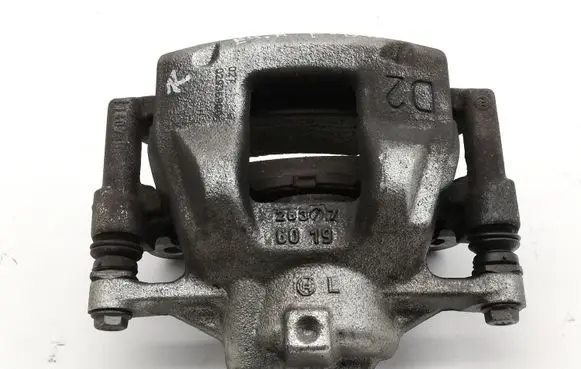 Toyota Auris E180 Front brake caliper
