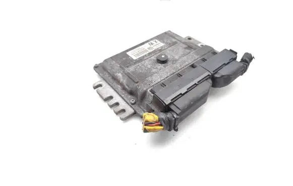 Nissan Micra C+C Engine control unit/module MEX37-300
