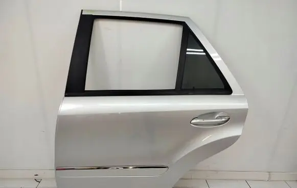 Mercedes-Benz ML W164 Rear door 