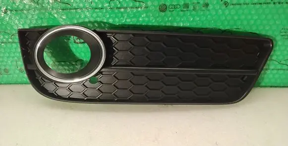Audi A5 8T 8F Front fog light trim/grill 8T0807682RH 8T0807682