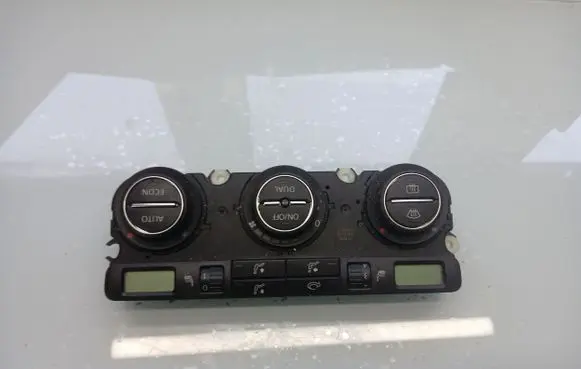 Volkswagen PASSAT B6 Climate control unit