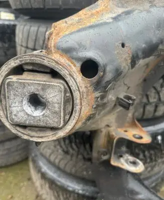 Volkswagen Touareg I Front subframe