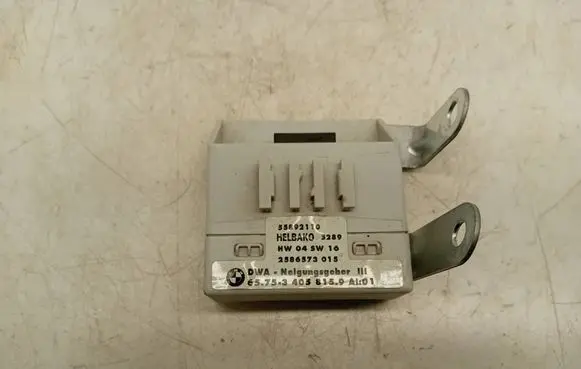 BMW X3 E83 Fuel injection pump control unit/module 55892110 2586573015 3405815