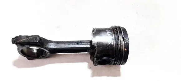 Renault Clio II Piston with connecting rod