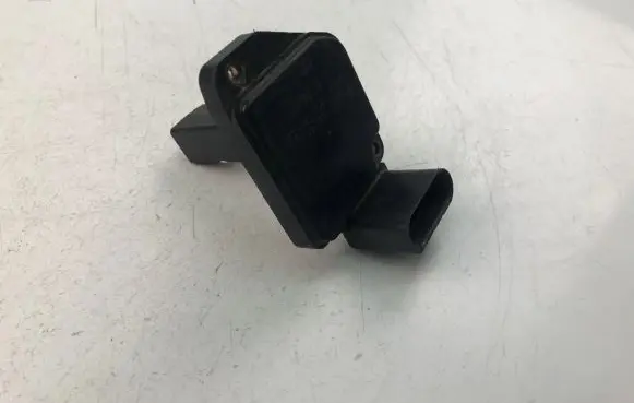 Audi A8 S8 D3 4E Mass air flow meter 057906461D