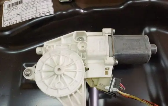 Mercedes-Benz R W251 Front door window regulator motor A2518200842