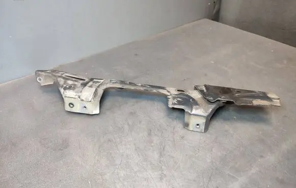 Subaru Forester SJ Fender mounting bracket 57160SG0109P