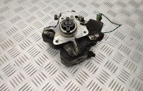 Volvo XC70 Fuel injection high pressure pump 0445010111 30756125