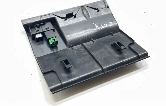 Skoda Octavia Mk3 (5E) USB socket connector 5E1857367B 8111843