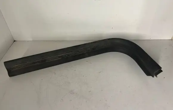 Volvo V50 Front sill trim cover 8641785 1137 BS6PC