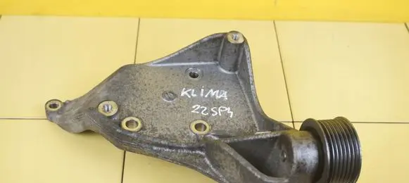Suzuki Grand Vitara II A/C compressor mount bracket 9511076K0 F9QB2