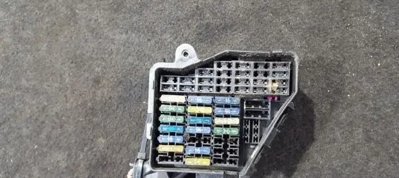 Volkswagen PASSAT B5 Fuse box set