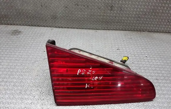 Peugeot 607 Tailgate rear/tail lights