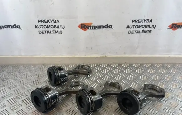 Subaru Outback Piston with connecting rod