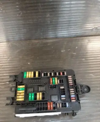 BMW 3 F30 F35 F31 Fuse module 9337884