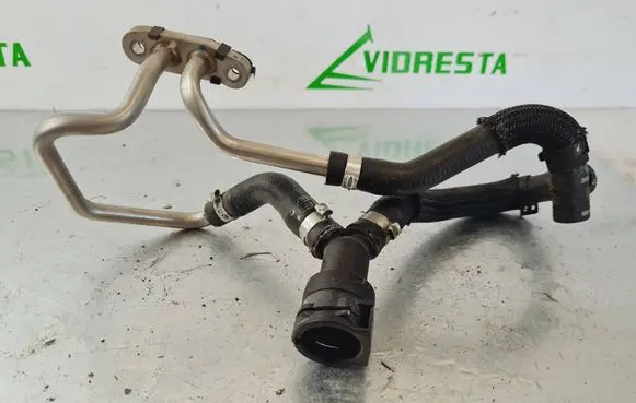 Peugeot 3008 II Engine coolant pipe/hose 9827568880