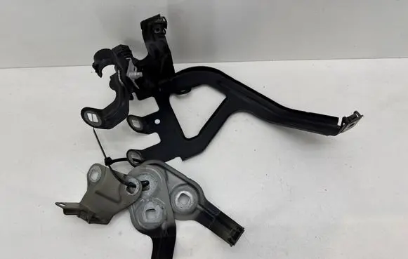 BMW 5 F10 F11 Fender mounting bracket 7183752
