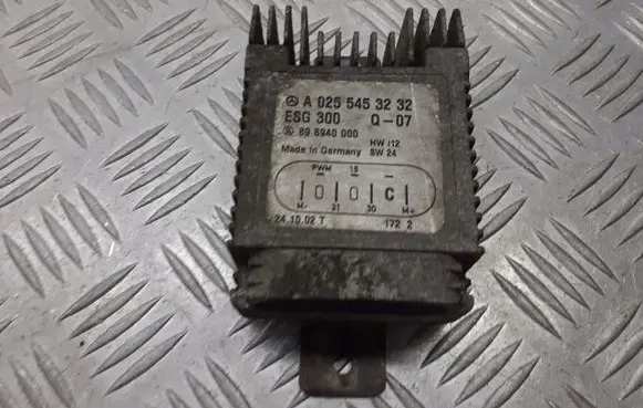 Mercedes-Benz A W168 Coolant fan relay A0255453232