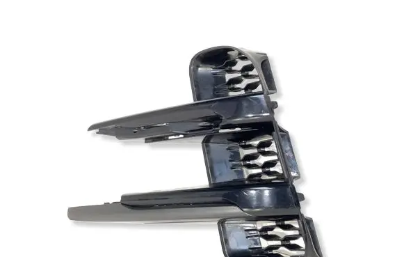 Land Rover Evoque II Front bumper mounting bracket K8D28B289