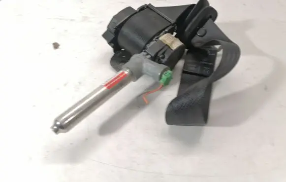 Volvo S80 Rear seatbelt 8639762