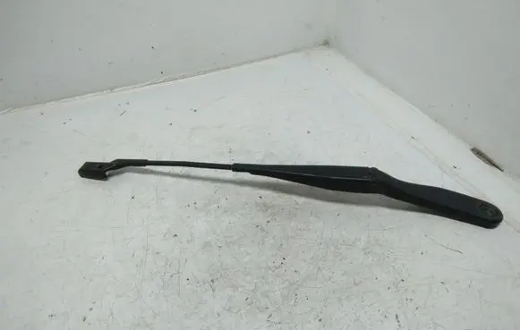 Volvo S40 Front wiper blade arm 30753000