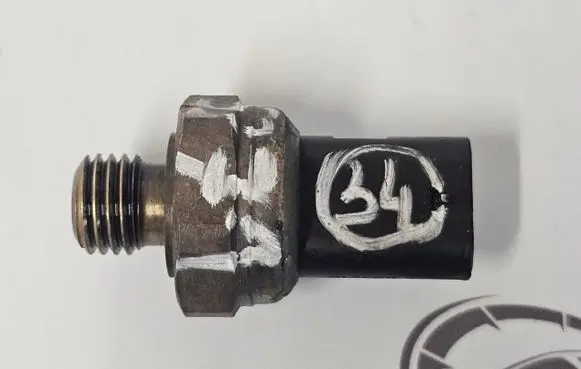 Peugeot 308 Oil pressure sensor 9802152780