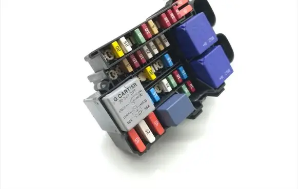 Renault Scenic III - Grand scenic III Fuse module 1801330-1