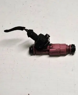 Volvo S80 Fuel injector 0280155832 9186348