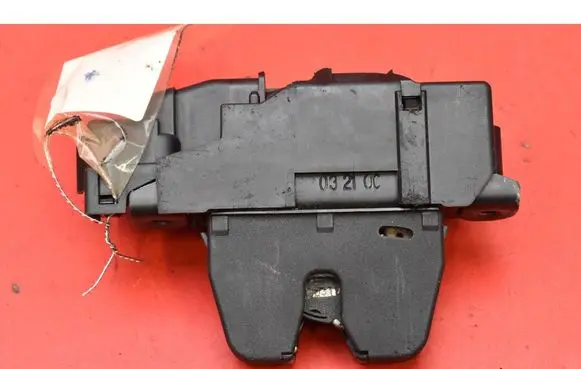 Peugeot 5008 Tailgate/trunk/boot lock/catch/latch 9816195380