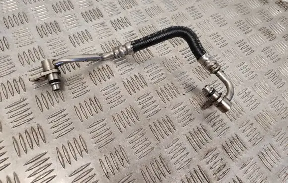 Gearbox oil cooler pipe/hose