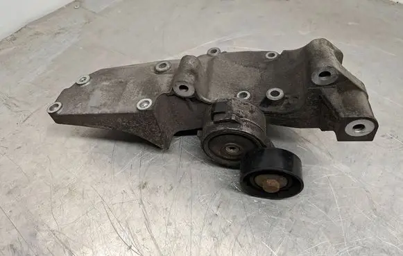 Ford Mondeo MK IV Generator/alternator bracket 7G9Q10K018AA 9662533080 30777382