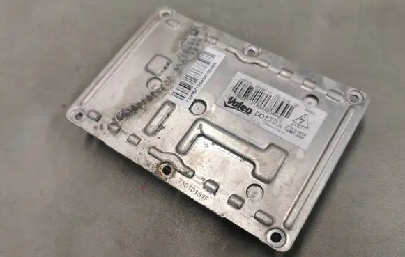 Volvo V70 Xenon control unit/module LAD5GL 73010157F 89035113