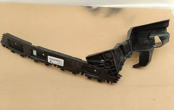 Ford Mach-E I Rear bumper mounting bracket LJ8B17E850AE 40110380600104 00000057678