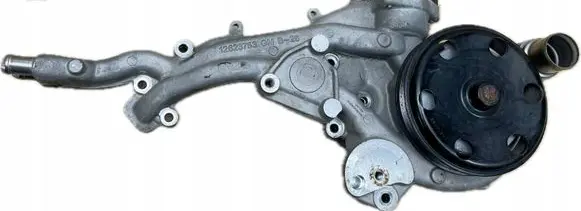 Cadillac Escalade IV Water pump 12623753